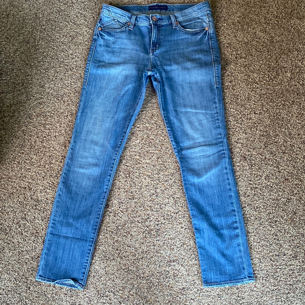 Rock & Republic midrise straight leg jean size 10